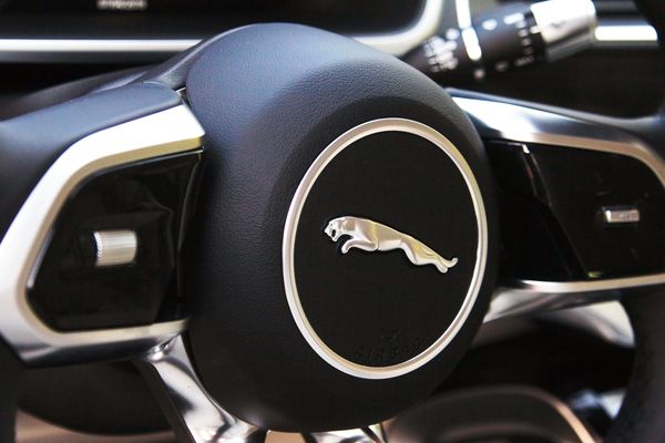 Прокат аренда Jaguar I pace 2018 внедорожник электро заказать на свадьбу