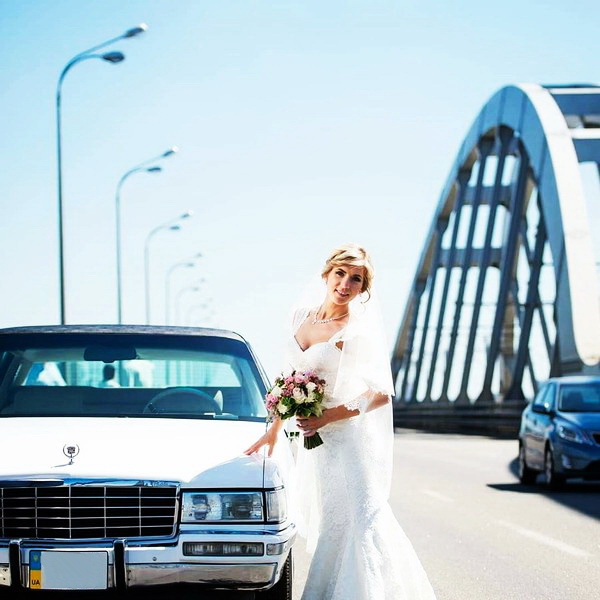 Cadillac Fleetwood белый аренда ретро авто на свадьбу