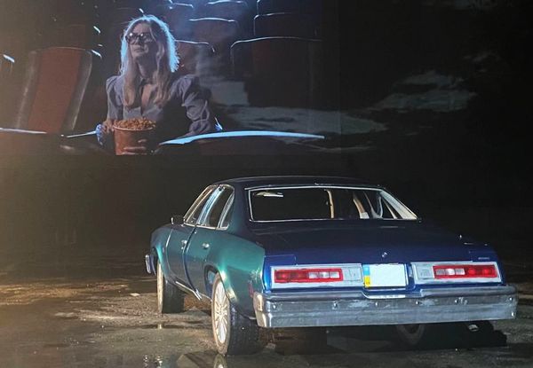 Chevrolet Malibu Classic blue замовити ретро авто на весілля