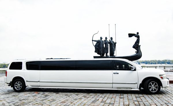  Infiniti QX56 white аренда прокат лимузина на свадьбу девичник трансфер
