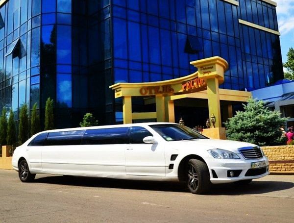 Limuzin-Mercedes-Benz-W221 на свадьбу киев
