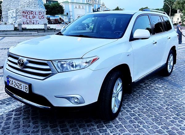 белый джип Toyota Highlander прокат аренда на свадьбу в Киеве