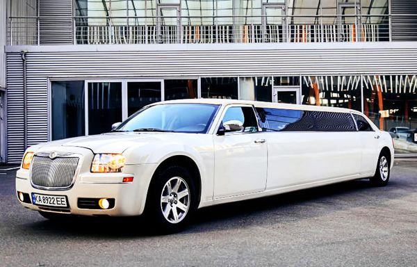 Chrysler 300C Tiffani прокат аренда лимузина на свадьбу