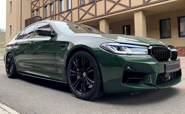 BMW M5 аренда прокат авто на свадьбу съемки с водителем без водителя