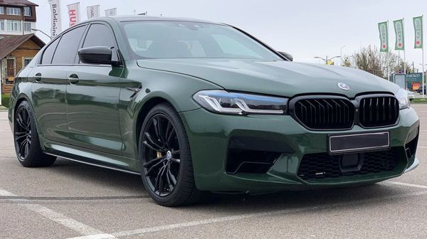 BMW M5 аренда прокат авто на свадьбу съемки с водителем без водителя