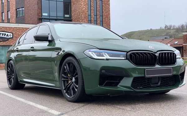BMW M5 аренда прокат авто на свадьбу съемки с водителем без водителя