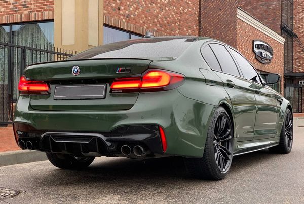 BMW M5 аренда прокат авто на свадьбу съемки с водителем без водителя