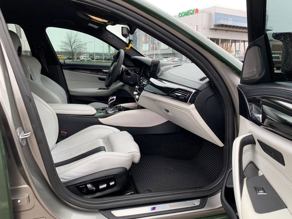 BMW M5 аренда прокат авто на свадьбу съемки с водителем без водителя