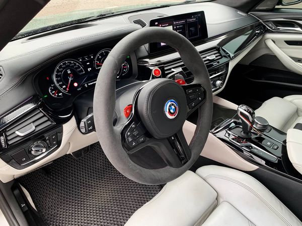 BMW M5 аренда прокат авто на свадьбу съемки с водителем без водителя
