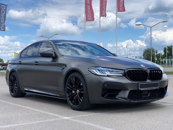 BMW M5 аренда прокат авто на свадьбу съемки с водителем без водителя