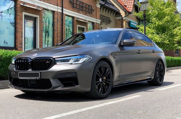 BMW M5 аренда прокат авто на свадьбу съемки с водителем без водителя