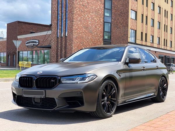 BMW M5 аренда прокат авто на свадьбу съемки с водителем без водителя