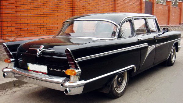 Chayka GAZ-13 черная ретро автомобиль