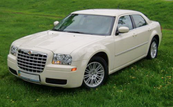 Chrysler 300C ванильный прокат аренда