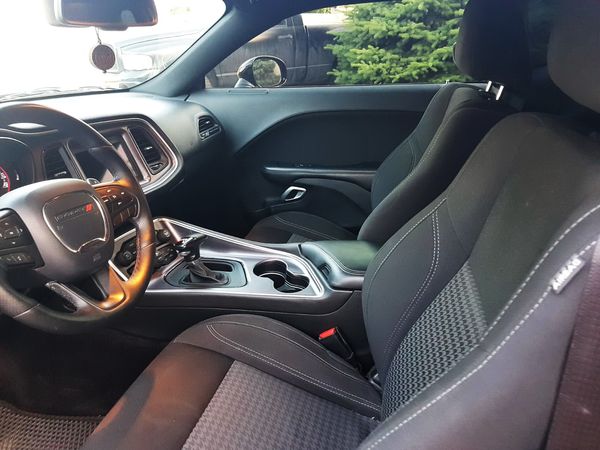 Dodge Challenger RT 2018 года 5.7 л прокат аренда авто