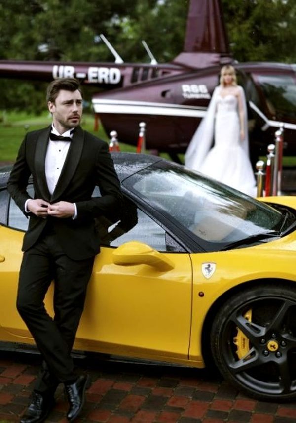 Аренда спорткар Ferrari 458 Italia Daytona для съемки фотосессии свадьбы