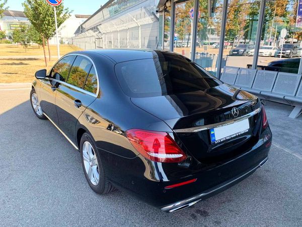 Прокат авто бизнес класса Mercedes W213 E class черный 