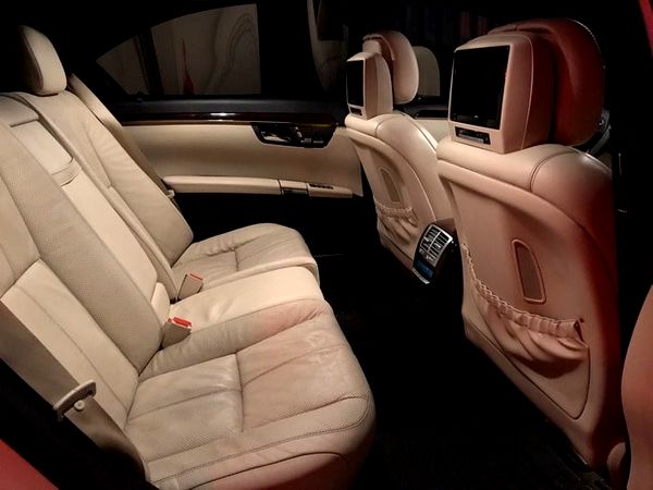 Mercedes Benz W221 S500 белый заказать мерседес с водителем на свадьбу в Киеве