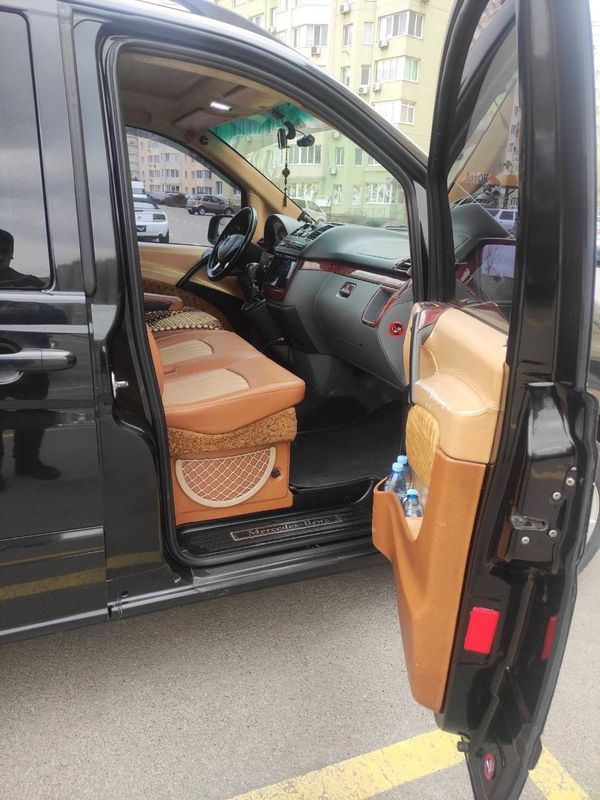 Mercedes Vito черный 8 мест аренда микроавтобус на заказ