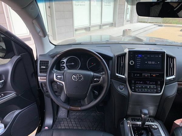 Toyota Land Cruiser 200 прокат аренда джип на прокат с водителем без водителя