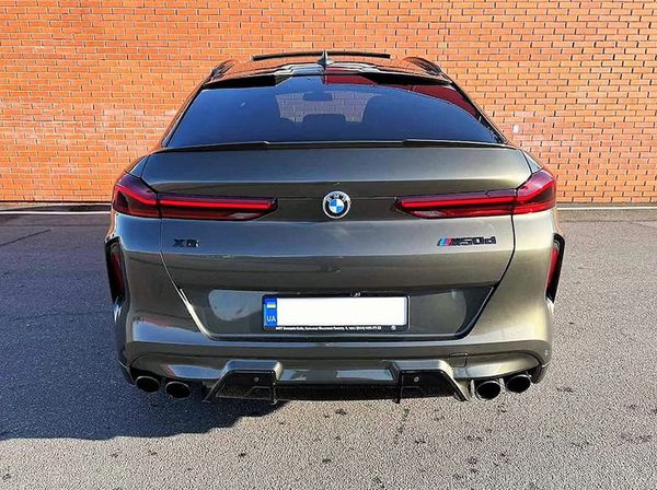 BMW X6 M50d с водителем без водителя на прокат в Киеве