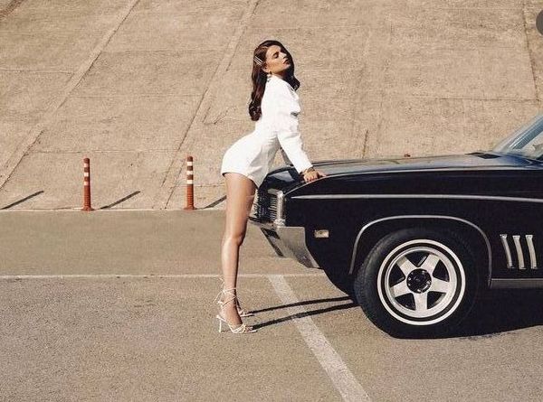 Buick Skylark Custom напрокат в Києві Катерина Усік на фото зйомку