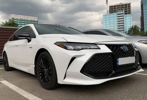 Toyota Avalon белая арендовать авто на свадьбу