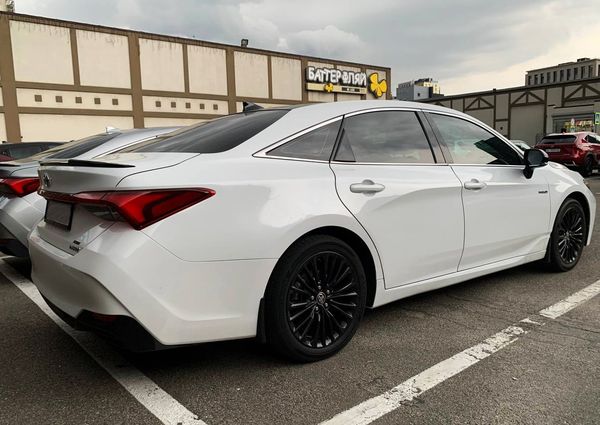 Toyota Avalon белая арендовать авто на свадьбу