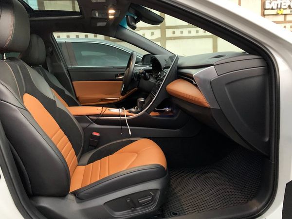 Toyota Avalon белая арендовать авто на свадьбу