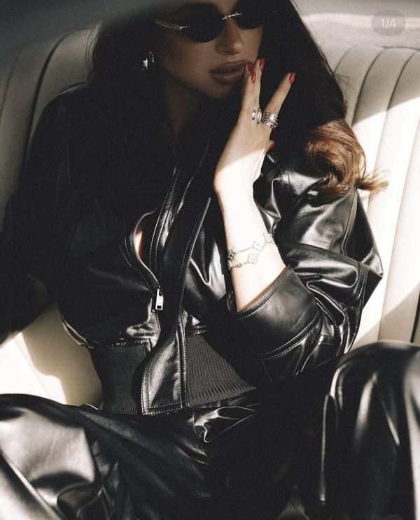 Buick Skylark Custom напрокат в Києві Катерина Усік на фото зйомку