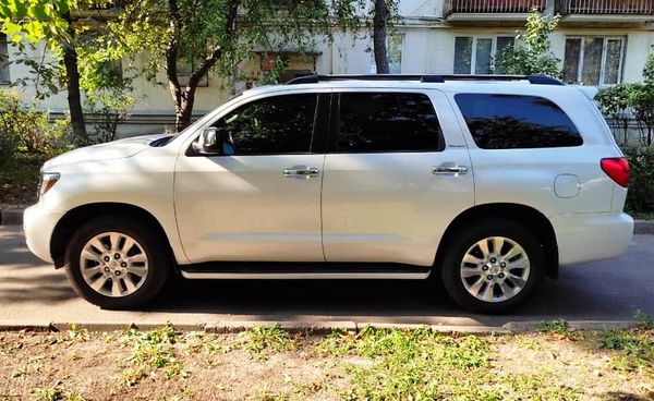Toyota Sequoia аренда белый джип на свадьбу в Киеве