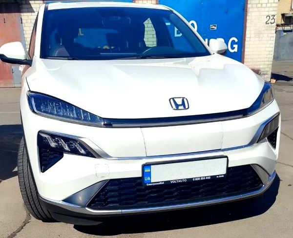 Позашляховик Honda eNS1 біла на весілля — оренда у Києві 