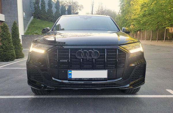 Audi Q7 черный прокат аренда внедорожник на свадьбу с водителем