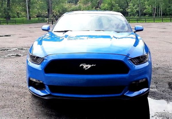 Ford Mustang купе голубой заказать на прокат с водителем