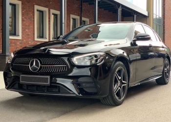 Оренда Mercedes Benz E-class EQ W213 E220d чорний HIBRYD на весілля