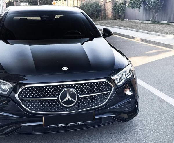 Оренда Mercedes Benz E-class W214 на весілля