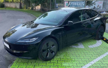 Авто на весілля Tesla Model 3 чорна з водієм