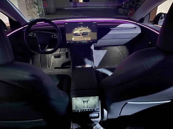 Авто на весілля Tesla Model 3 чорна з водієм