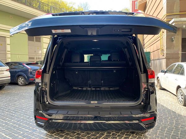  Toyota Land Cruiser 300 прокат позашляховик на весілля з водієм без водія