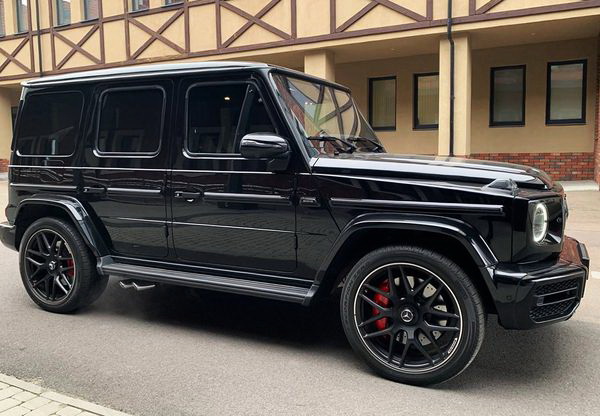 Оренда Mercedes-Benz G63 AMG гелік на весілля