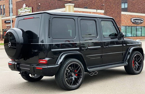 Оренда Mercedes-Benz G63 AMG гелік на весілля