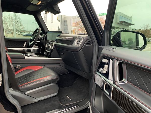 Оренда Mercedes-Benz G63 AMG гелік на весілля