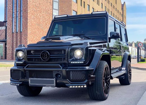 Джип Mercedes Benz G63 Brabus оригинал аренда прокат без водителя с водителем на свадьбу Киев