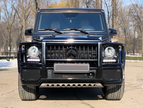Джип Mercedes Benz G63 оренда прокат без водія з водієм на весілля мерс кубік гелентваген