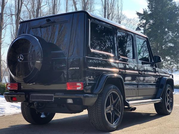 Джип Mercedes Benz G63 оренда прокат без водія з водієм на весілля мерс кубік гелентваген