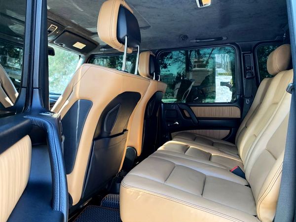Джип Mercedes Benz G63 оренда прокат без водія з водієм на весілля мерс кубік гелентваген