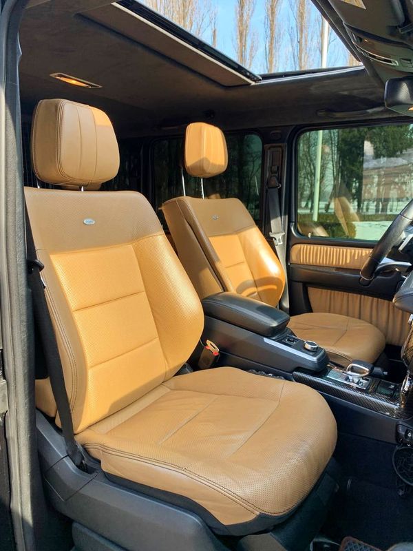 Джип Mercedes Benz G63 оренда прокат без водія з водієм на весілля мерс кубік гелентваген