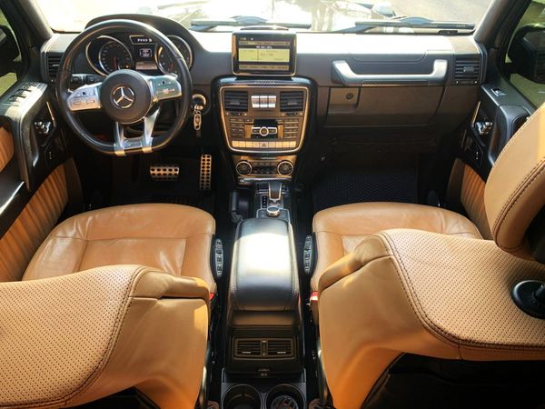 Джип Mercedes Benz G63 оренда прокат без водія з водієм на весілля мерс кубік гелентваген