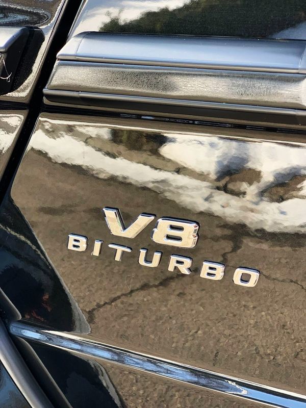 Джип Mercedes Benz G63 оренда прокат без водія з водієм на весілля мерс кубік гелентваген