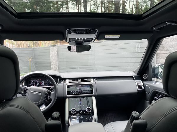 Range Rover Vogue 4,4d черный на прокат без водителя аренда с водителем